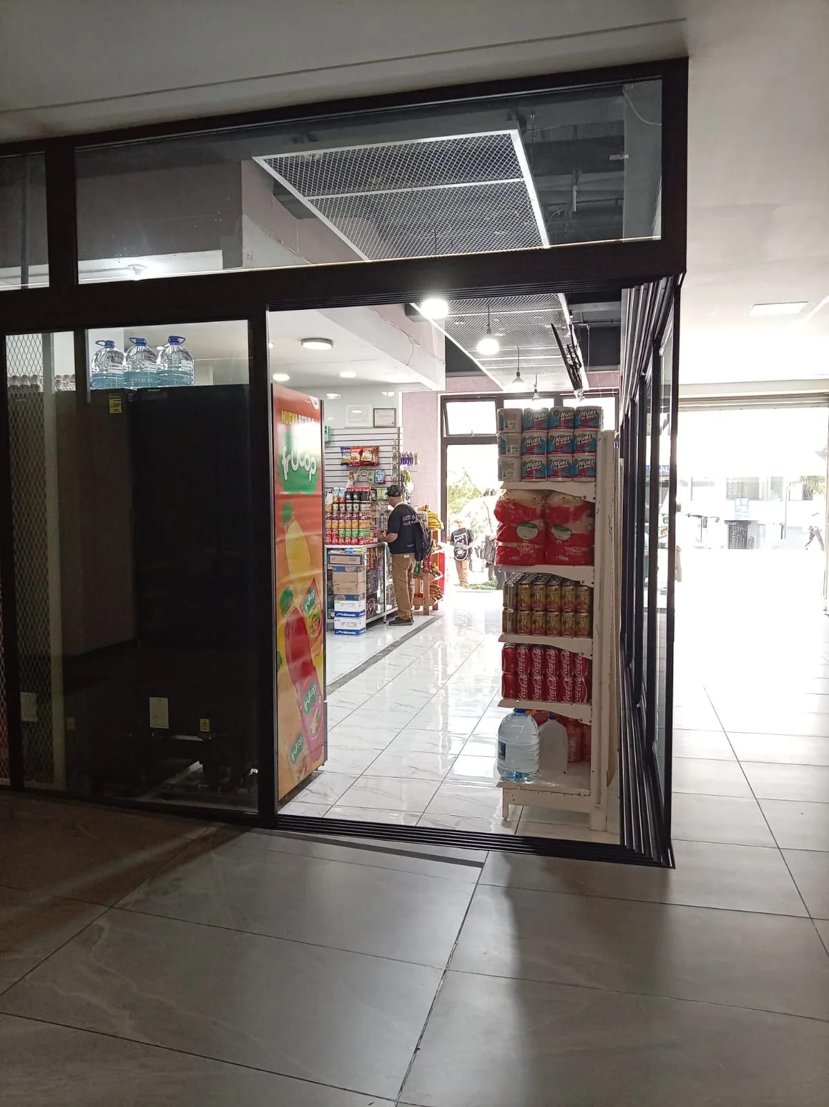 Local en Renta – Estratégica Ubicación en Zona 10 — Local en Alquiler en Zona 10, Guatemala, Ciudad — foto 13 de 15