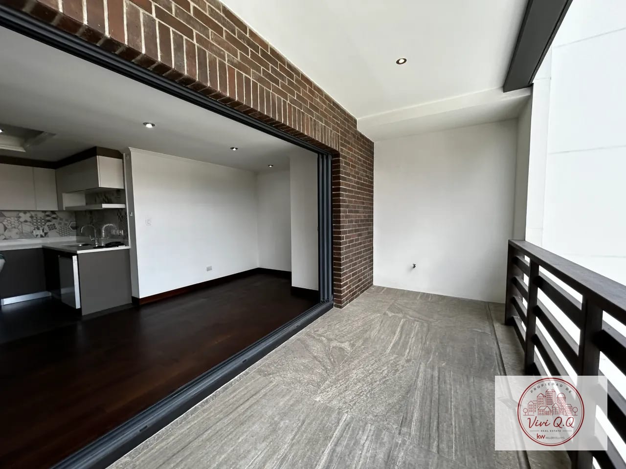 Balcón Área Social — Apartamento Inteligente de Lujo en Renta Zona 14 — Apartamento en Alquiler en Ikonia, Zona 14, Guatemala, Ciudad — foto 16 de 17