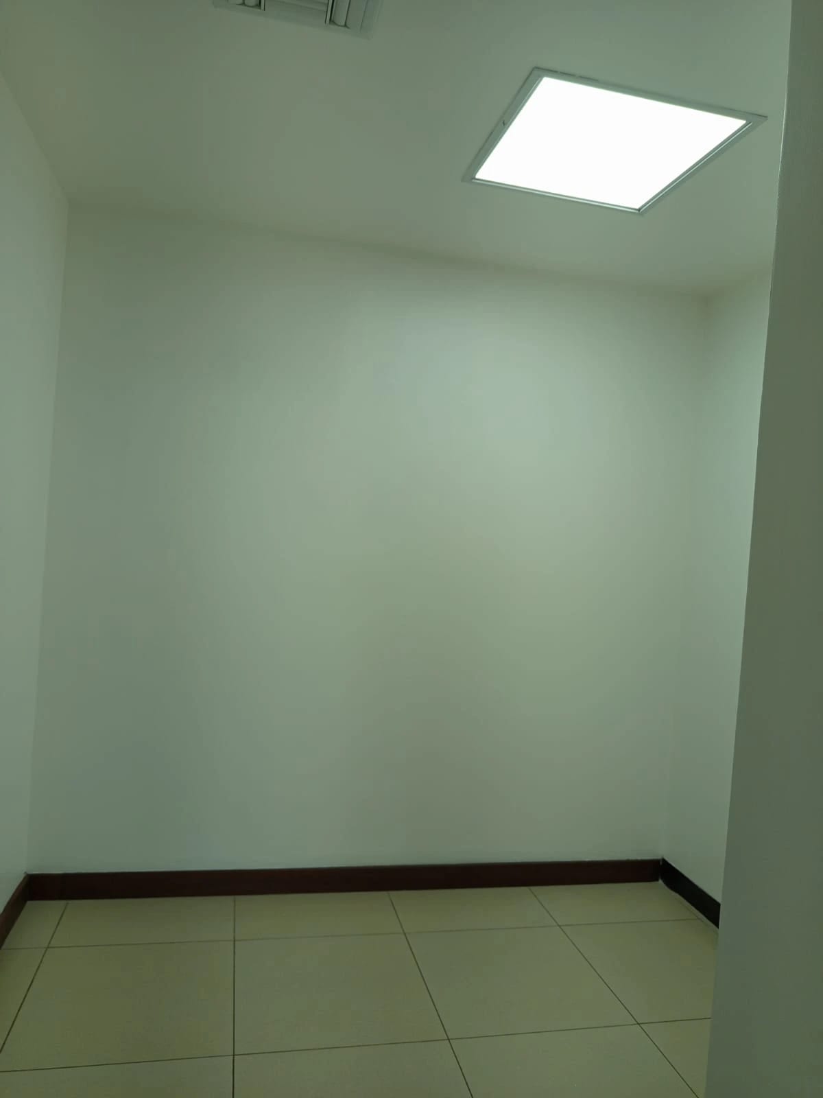 Se Renta Oficina en Edificio Avante Zona 15 — Oficina en Alquiler en Zona 15, Guatemala, Ciudad — foto 9 de 17