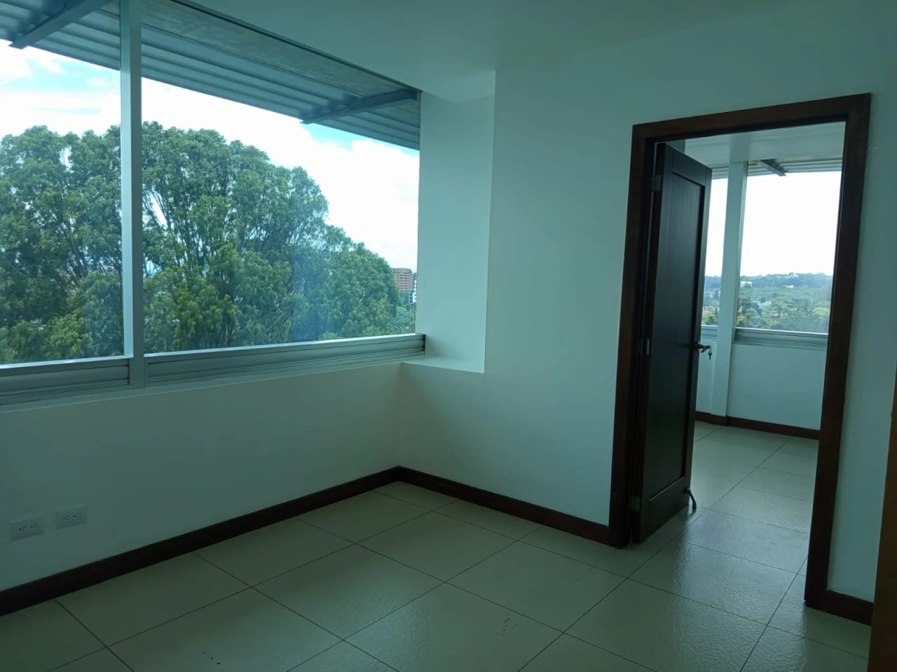Se Renta Oficina en Edificio Avante Zona 15 — Oficina en Alquiler en Zona 15, Guatemala, Ciudad — foto 16 de 17