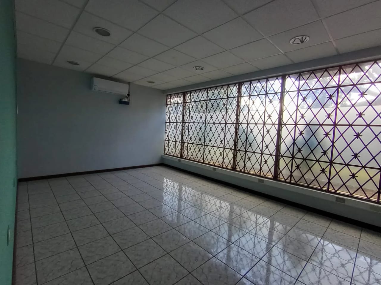 Oficina en renta en zona 9 — Oficina en Alquiler en Zona 9, Guatemala, Ciudad — foto 7 de 11