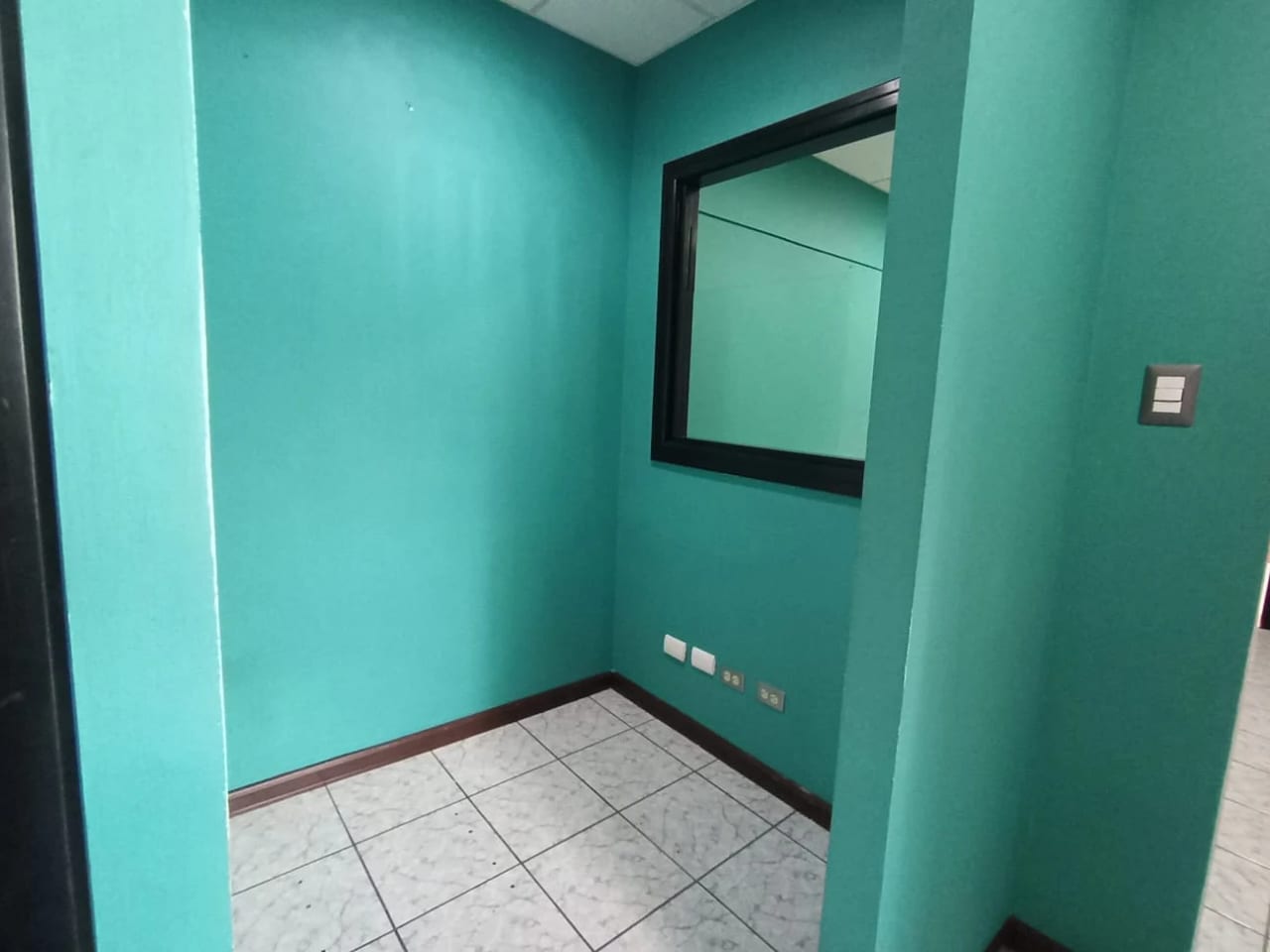 Oficina en renta en zona 9 — Oficina en Alquiler en Zona 9, Guatemala, Ciudad — foto 5 de 11