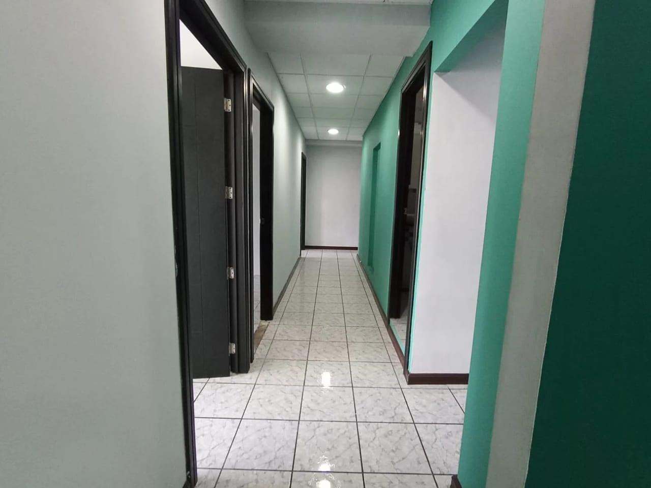 Oficina en renta en zona 9 — Oficina en Alquiler en Zona 9, Guatemala, Ciudad — foto 4 de 11