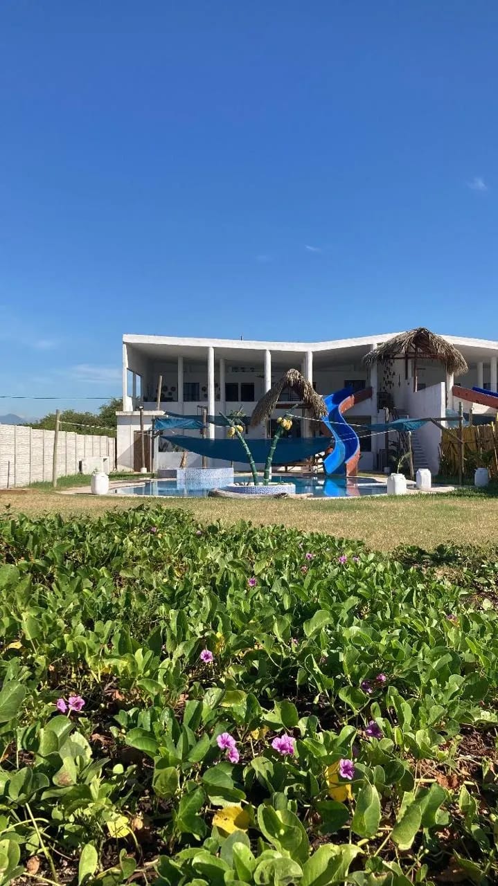 Chalet Estelita carretera a Monterrico — Casa vacacional en Venta en Taxisco, Santa Rosa — foto 3 de 10