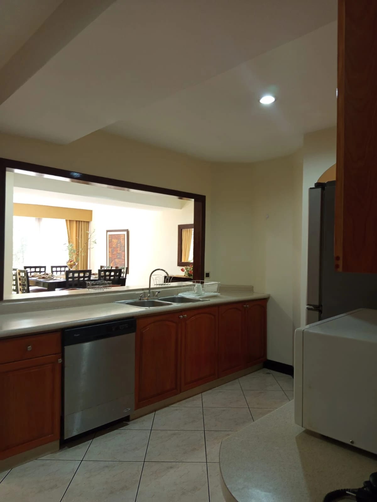 Apartamento en renta amueblado en zona 10 de 3 habitaciones — Apartamento en Alquiler en Zona 10, Guatemala, Ciudad — foto 5 de 17