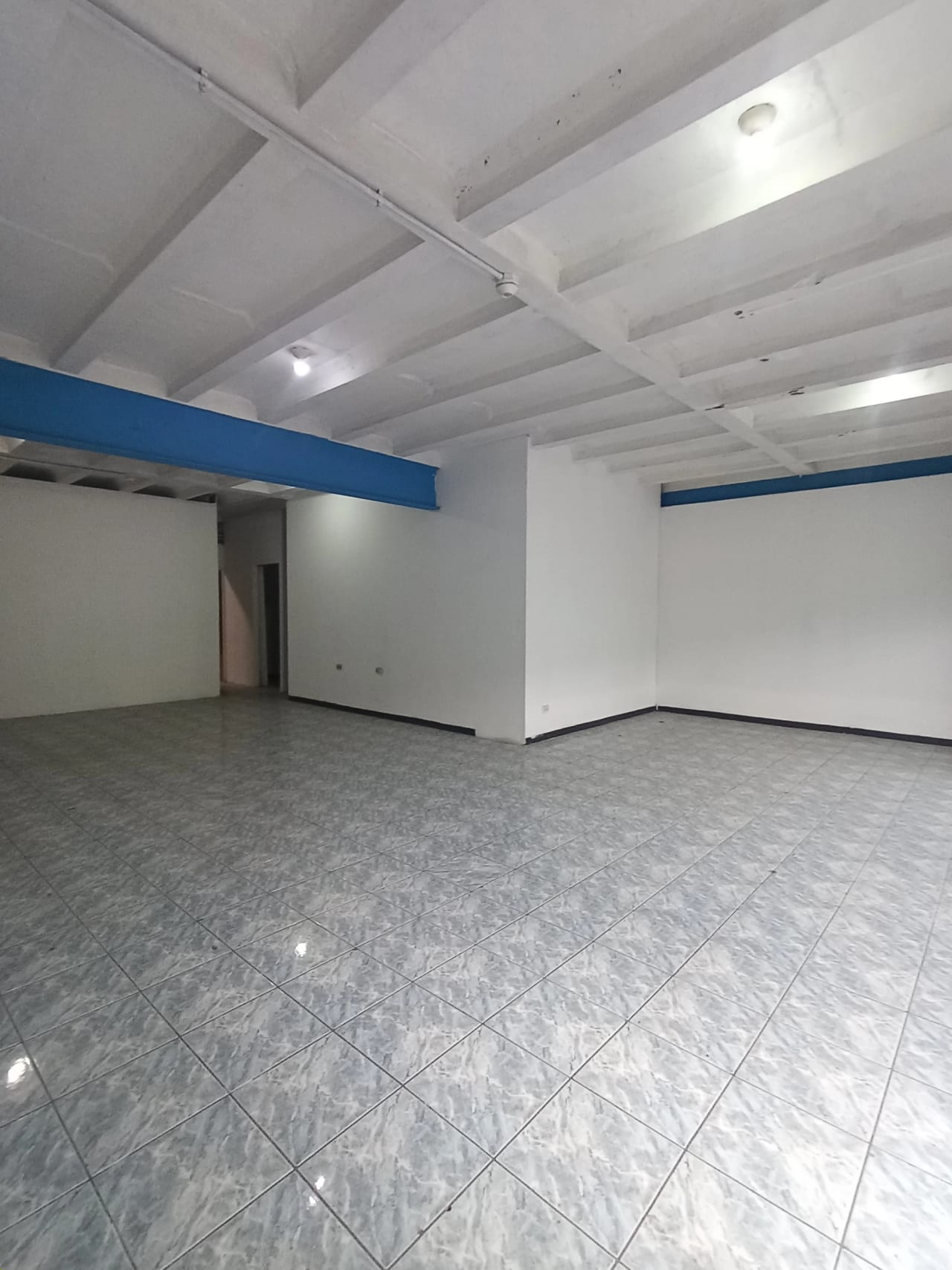 Renta de ofibodega en Villa Nueva — Bodega / Ofibodega en Alquiler en Villa Nueva, Guatemala, Ciudad — foto 2 de 15