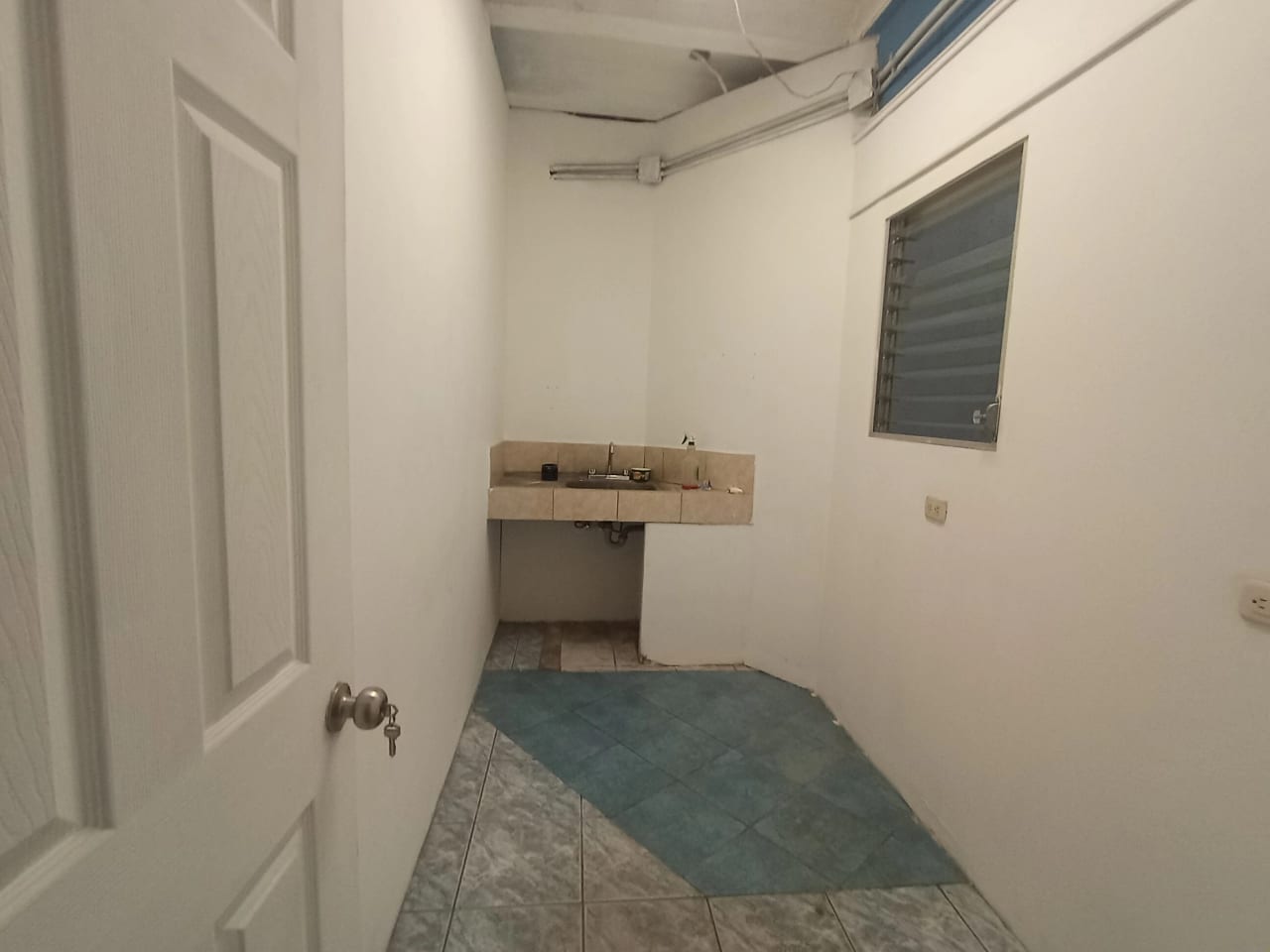 Renta de ofibodega en Villa Nueva — Bodega / Ofibodega en Alquiler en Villa Nueva, Guatemala, Ciudad — foto 4 de 15