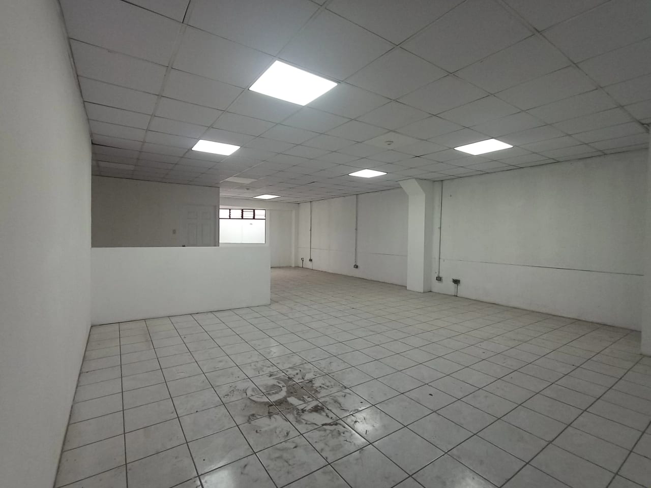 Renta de ofibodega en Villa Nueva — Bodega / Ofibodega en Alquiler en Villa Nueva, Guatemala, Ciudad — foto 10 de 15