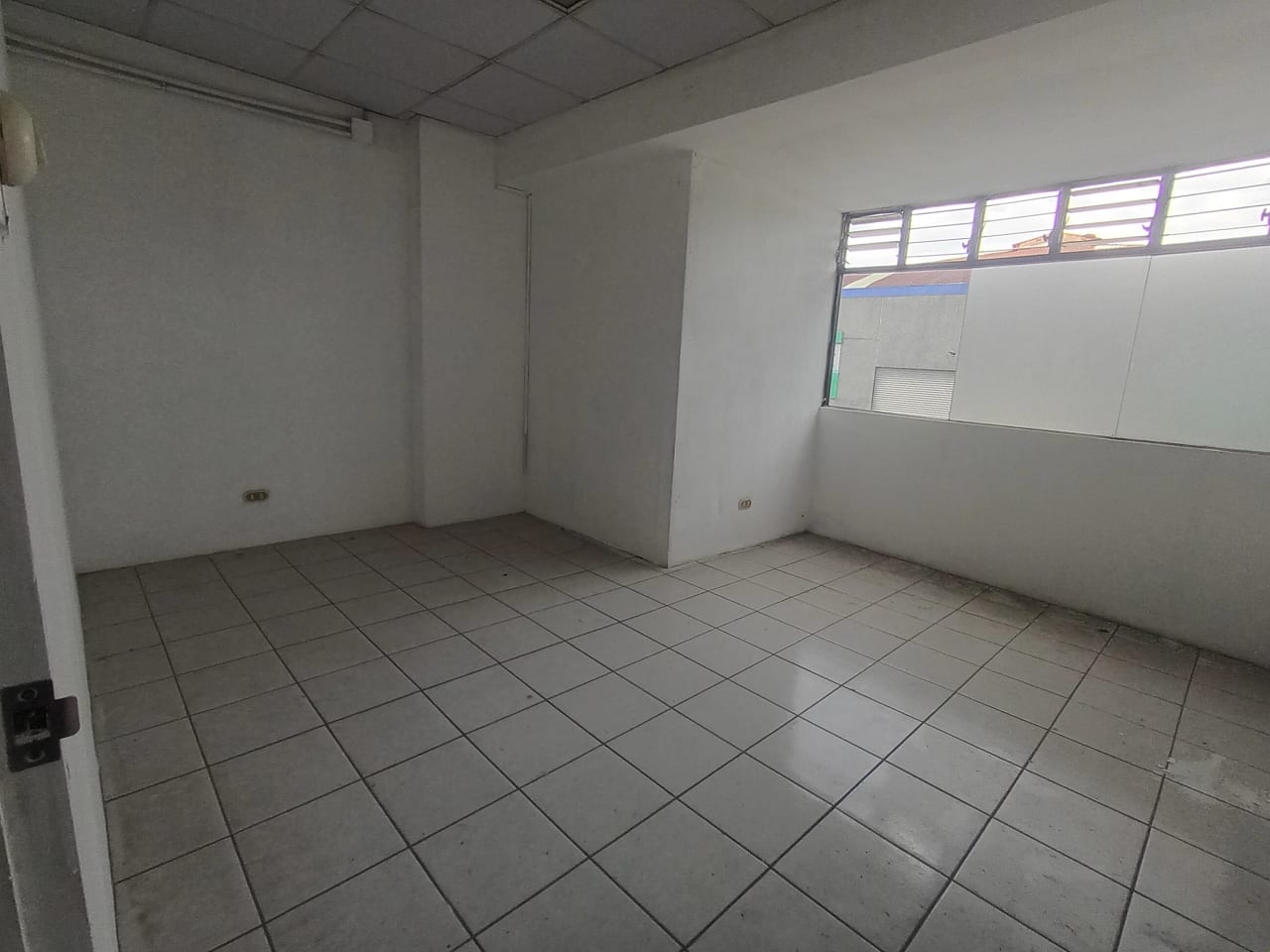 Renta de ofibodega en Villa Nueva — Bodega / Ofibodega en Alquiler en Villa Nueva, Guatemala, Ciudad — foto 9 de 15