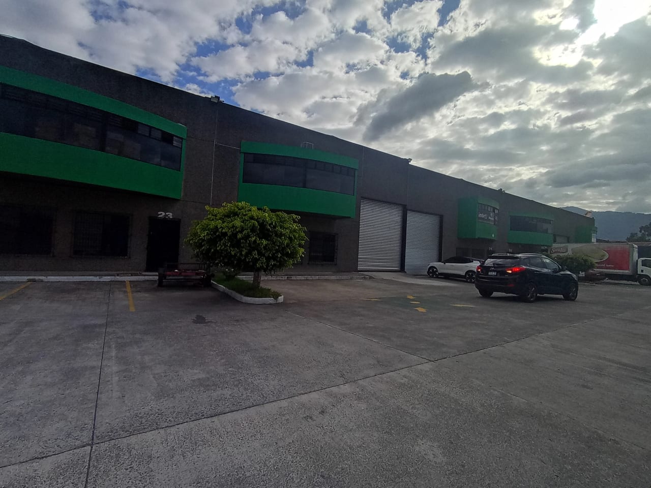 Renta de ofibodega en Villa Nueva — Bodega / Ofibodega en Alquiler en Villa Nueva, Guatemala, Ciudad — foto 1 de 15