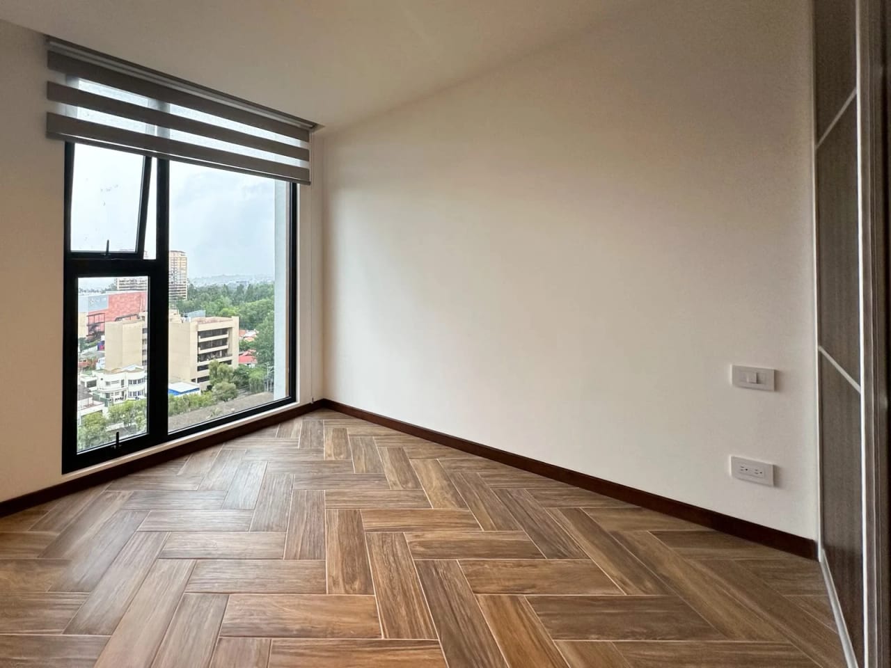 Dormitorio 3 — APARTAMENTO EN VENTA Edificio Naori Zona 10 — Apartamento en Venta en Naori, Zona 10, Guatemala, Ciudad — foto 7 de 15