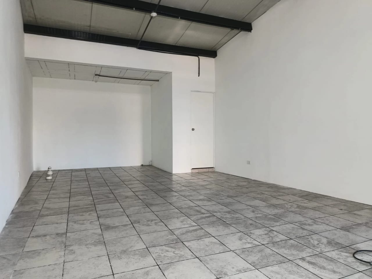 Excelente Local Comercial en Renta – Zona 10 — Local en Alquiler en Zona 10, Guatemala, Ciudad — foto 4 de 7