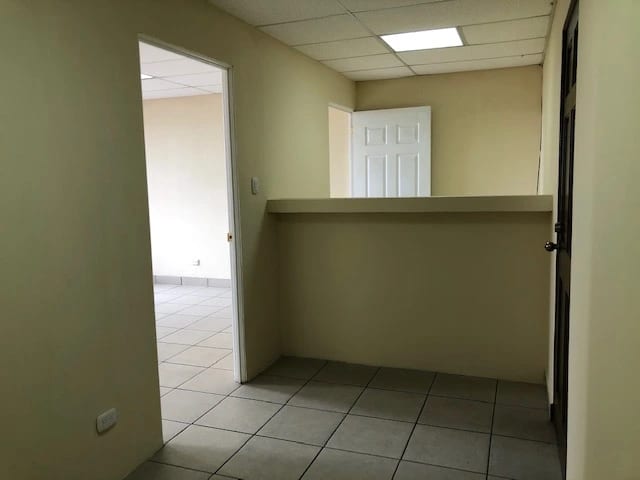 Se Renta Oficina en Zona 9 — Oficina en Alquiler en Zona 9, Guatemala, Ciudad — foto 3 de 3