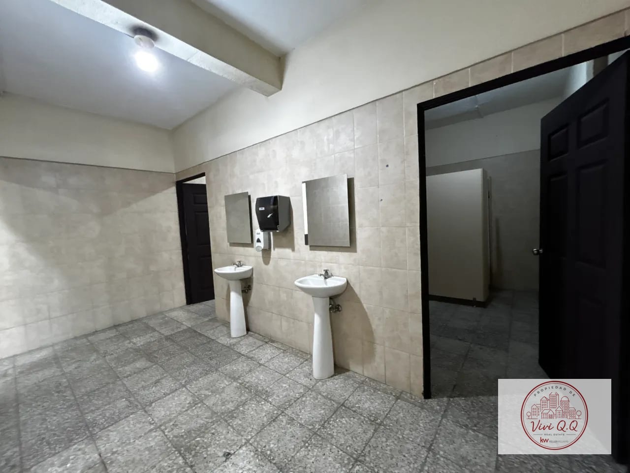 Edificio Comercial a Orilla de Carretera a Taxisco (2 Niveles) — Edificio en Alquiler en Escuintla, Escuintla — foto 10 de 17