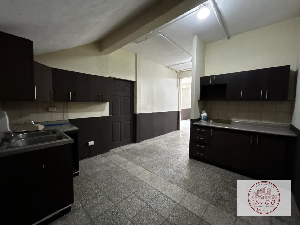 Edificio Comercial a Orilla de Carretera a Taxisco (2 Niveles) — Edificio en Alquiler en Escuintla, Escuintla — foto 11 de 17