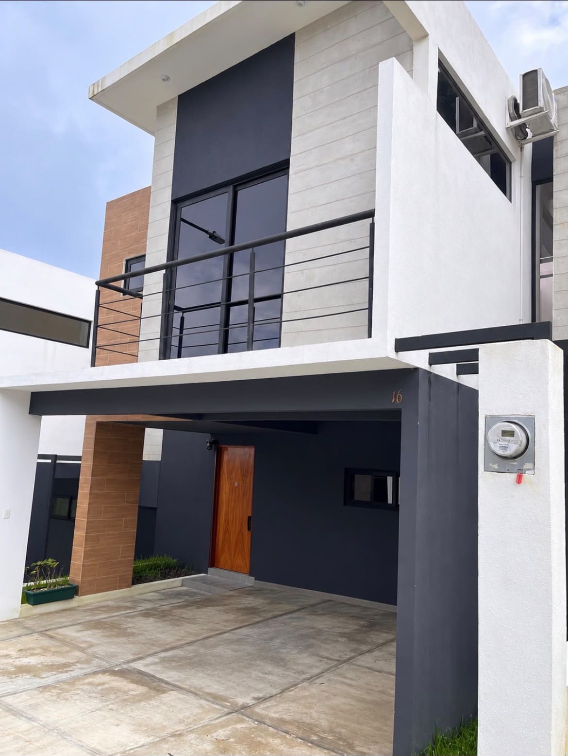 Fachada — Casa en Venta Santa Catarina Pinula Condominio 7 Gotas — Casa en Venta en km 16-20, Carretera a El Salvador, Guatemala, Ciudad — foto 1 de 17