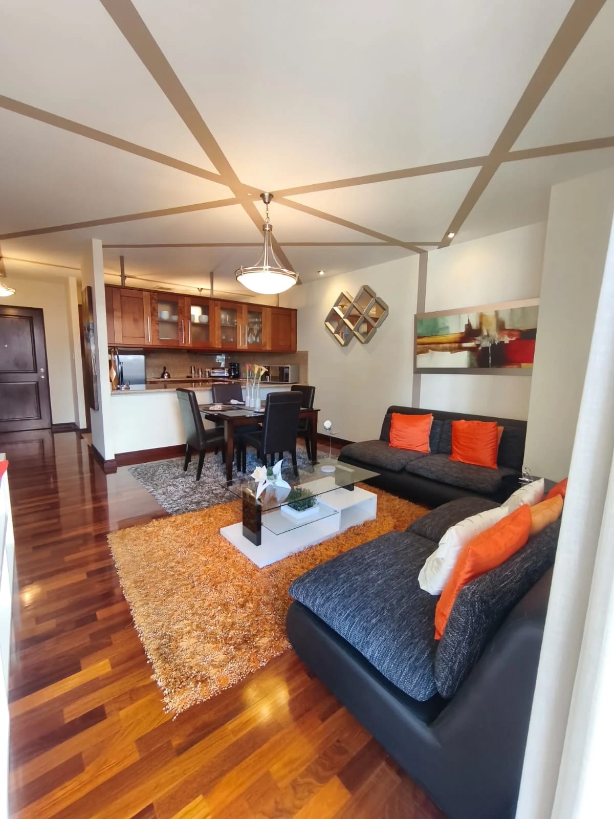 Apartamento en Venta o Renta — Apartamento en Venta en Zona 14, Guatemala, Ciudad — foto 1 de 17