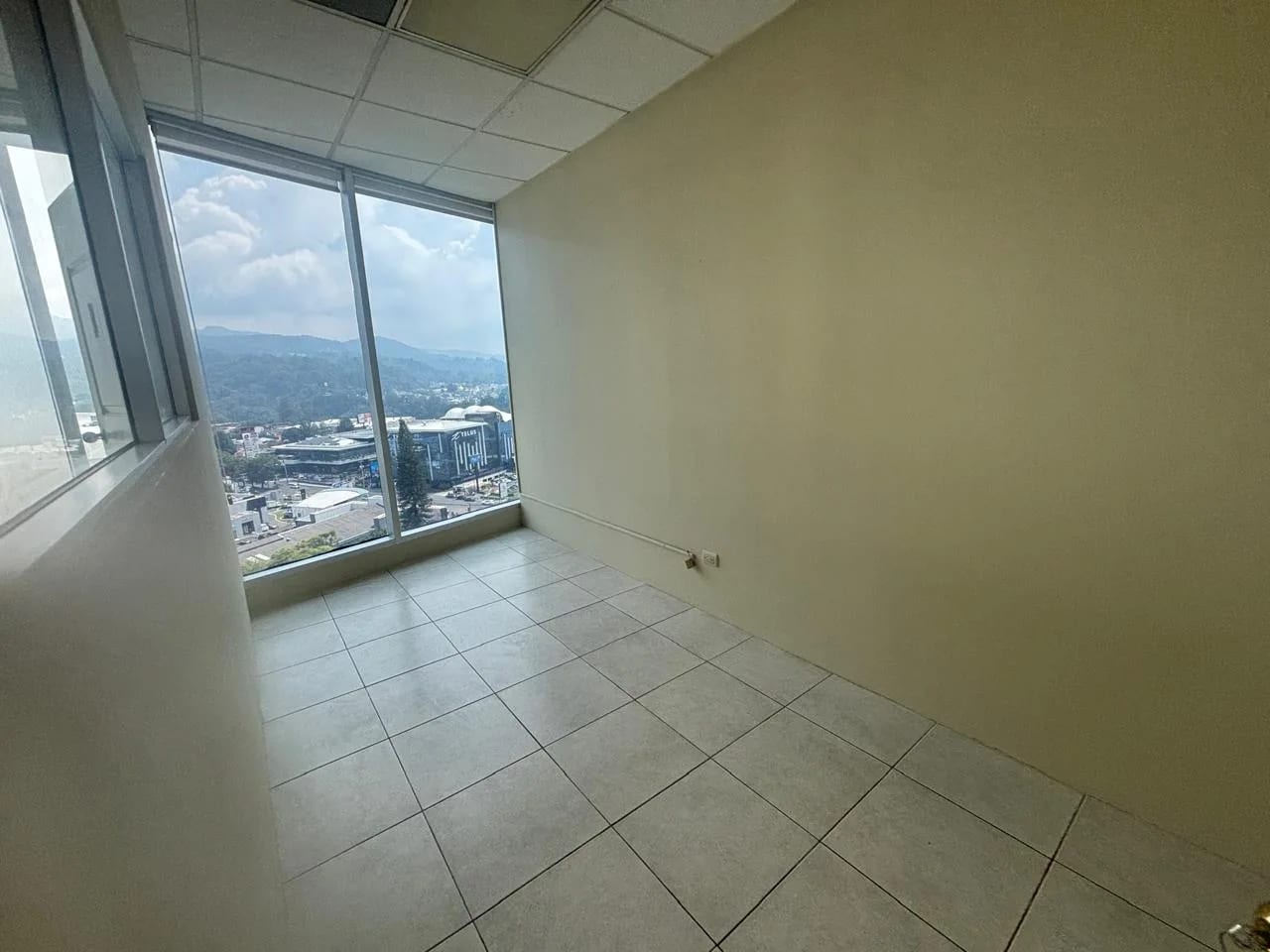 Oficina en Renta en Zona Pradera, zona 10 — Oficina en Alquiler en Zona Pradera, Zona 10, Guatemala, Ciudad — foto 8 de 8
