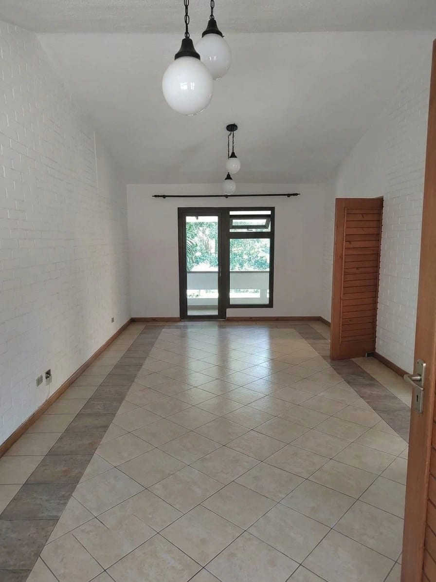 Se renta casa en zona 10 lista para ocupar — Casa en Alquiler en Zona 10, Guatemala, Ciudad — foto 1 de 17