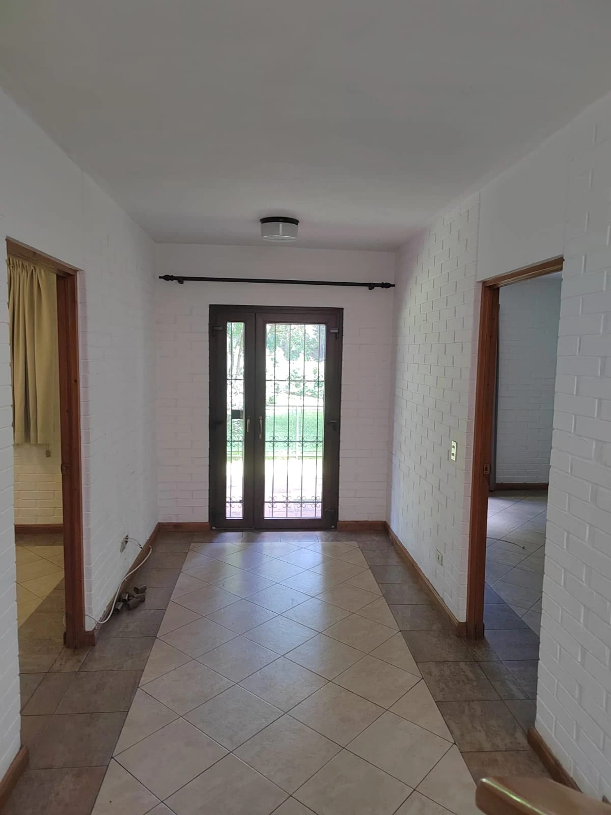 Se renta casa en zona 10 lista para ocupar — Casa en Alquiler en Zona 10, Guatemala, Ciudad — foto 16 de 17