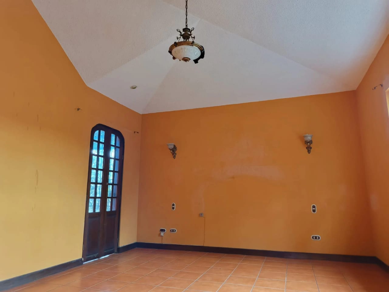 Casa En Venta zona 16 Colonia Montesano — Casa en Venta en Santa Rosita, Zona 16, Guatemala, Ciudad — foto 15 de 17
