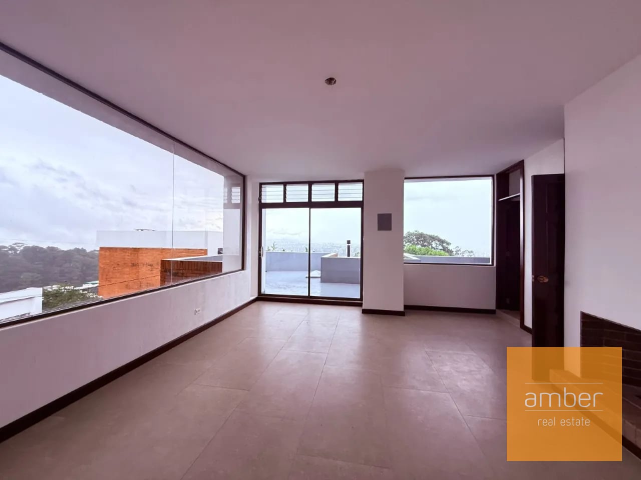 Casa en el Prado, zona 10 — Casa en Alquiler en El Prado, Zona 10, Guatemala, Ciudad — foto 11 de 12