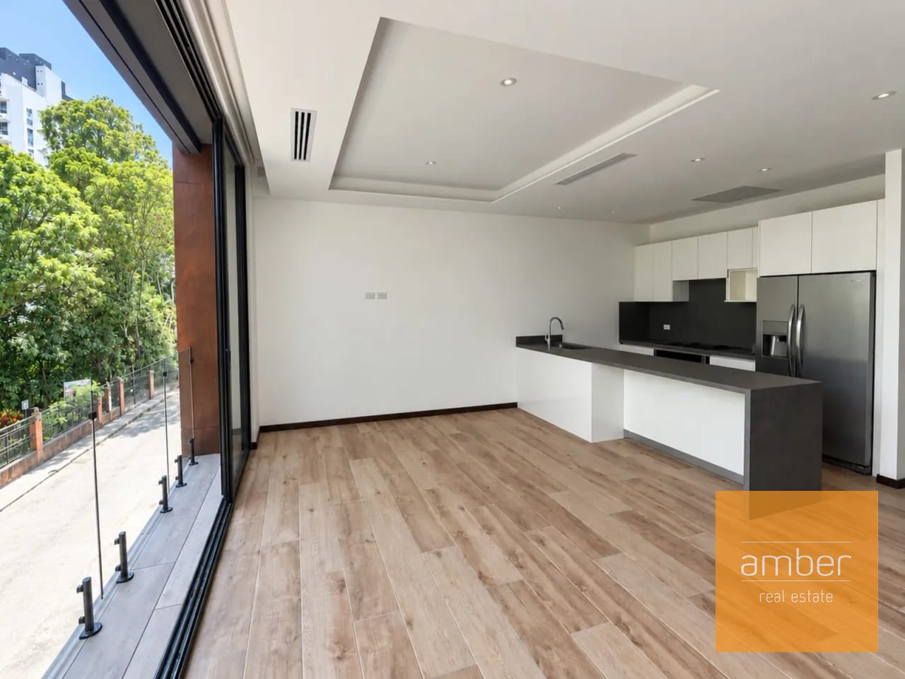 Apartamento en Dosento, Oakland 2, zona 10 — Apartamento en Alquiler en Zona 10, Guatemala, Ciudad — foto 1 de 6