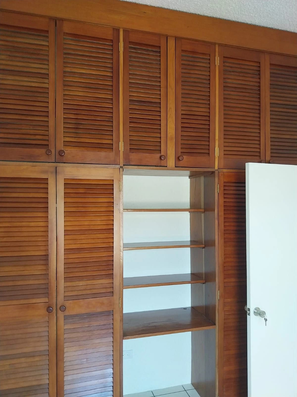 Casa Remodelada en Pinabetes — Casa en Venta en San José Pinula, Guatemala, Ciudad — foto 4 de 13