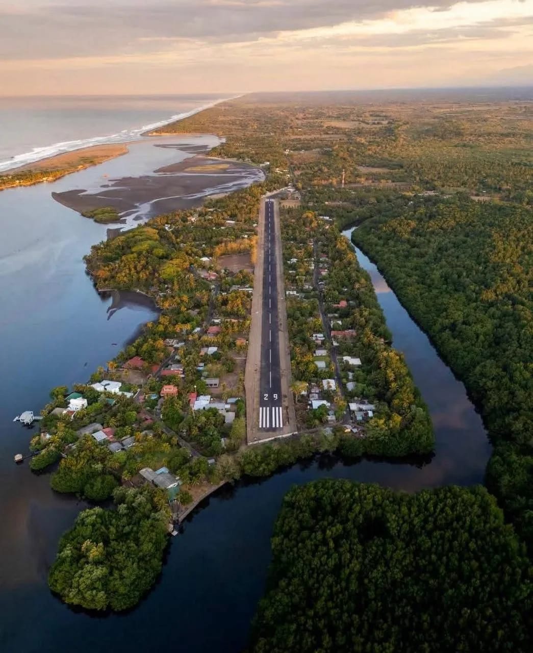 Terreno para Proyecto Hotelero la Barra de Santiago el Salvador — Terreno en Venta en Carretera a El Salvador, Guatemala, Ciudad — foto 1 de 12