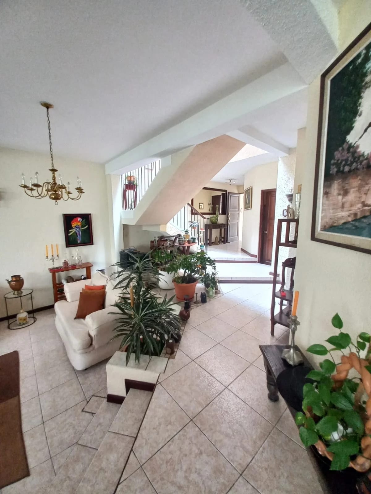 Casa en venta, Residencial Los Manantiales, Km. 19.3 Carretera a El Salvador, cruce a San José Pinula — Casa en Venta en Los Manantiales, Carretera a El Salvador, Guatemala, Ciudad — foto 2 de 11