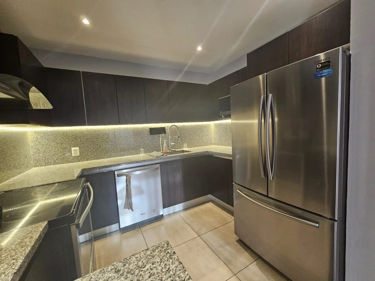 Apartamento en venta, Edificio Lantana, zona 14 — Apartamento en Venta en Lantana, Zona 14, Guatemala, Ciudad — foto 2 de 5
