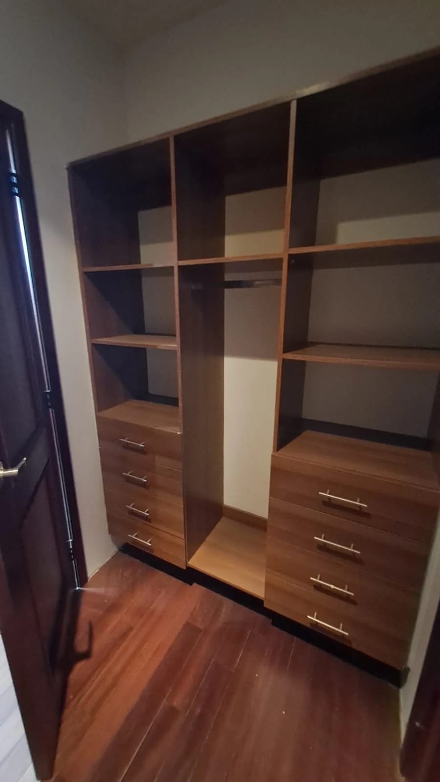 Amplio Apartamento en Alquiler – Oakland, Zona 10 — Apartamento en Alquiler en Zona 10, Guatemala, Ciudad — foto 10 de 15