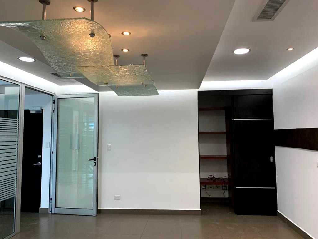 Oficinas en Alquiler | Torre IV, Zona Pradera, Zona 10 — Bodega / Ofibodega en Alquiler en Zona Pradera, Zona 10, Guatemala, Ciudad — foto 6 de 11