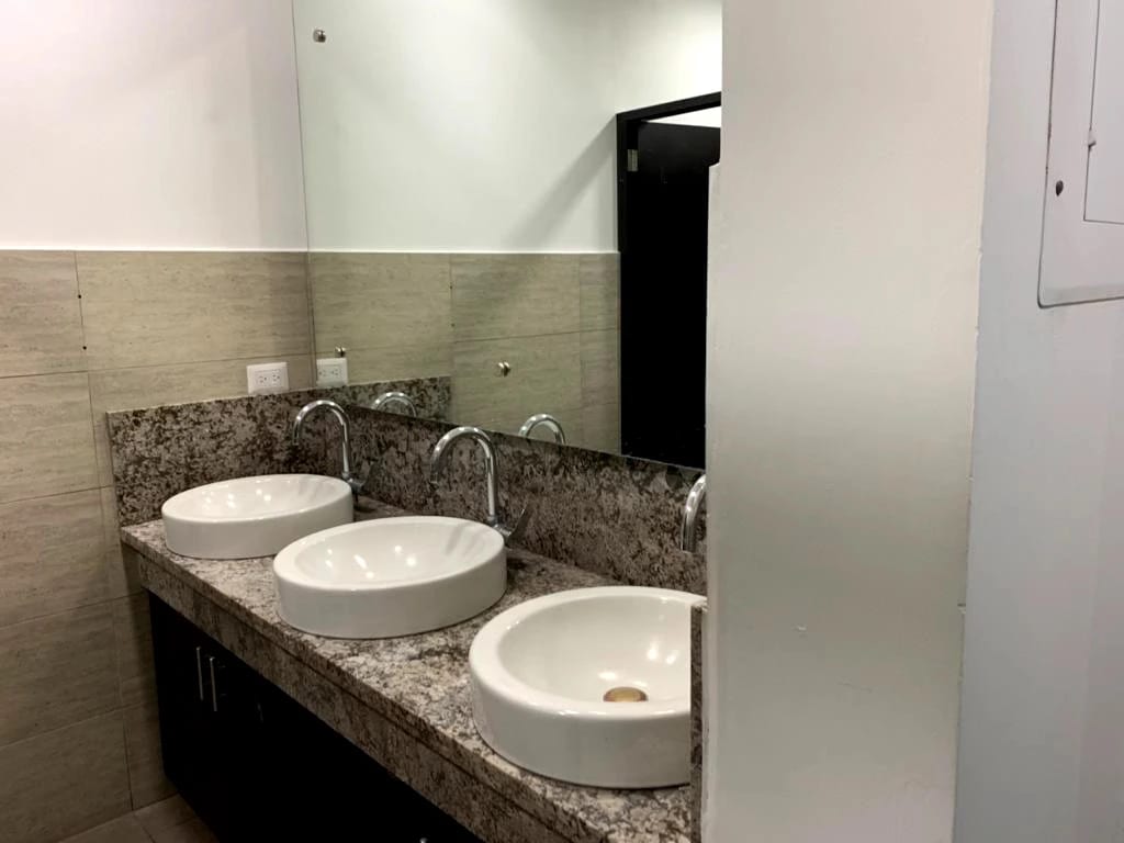 Oficinas en Alquiler | Torre IV, Zona Pradera, Zona 10 — Bodega / Ofibodega en Alquiler en Zona Pradera, Zona 10, Guatemala, Ciudad — foto 10 de 11