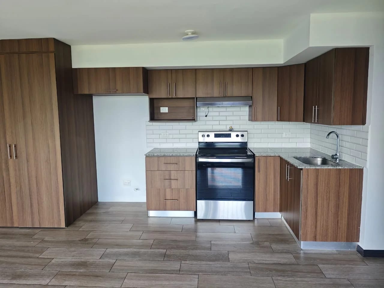 Apartamento en venta, Edificio Nagano, zona 16 — Apartamento en Venta en Zona 16, Guatemala, Ciudad — foto 3 de 10