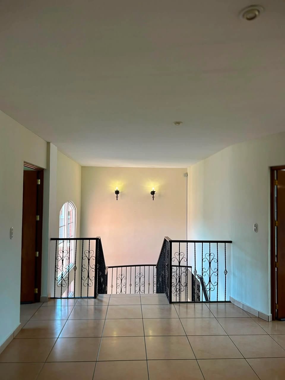 Casa en alquiler, Jardines de San Isidro, zona 16 — Casa en Alquiler en Jardines de San Isidro, Zona 16, Guatemala, Ciudad — foto 5 de 8