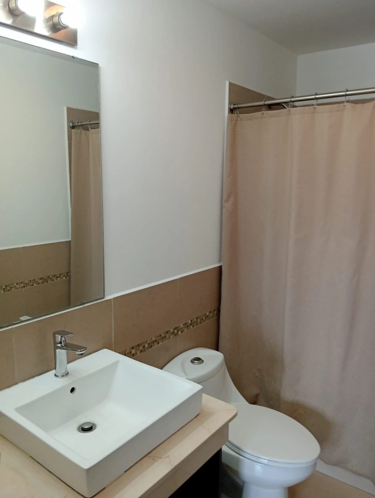 Apartamento Amueblado en alquiler, Edificio Catania, zona 14 — Apartamento en Alquiler en Catania, Zona 14, Guatemala, Ciudad — foto 10 de 10
