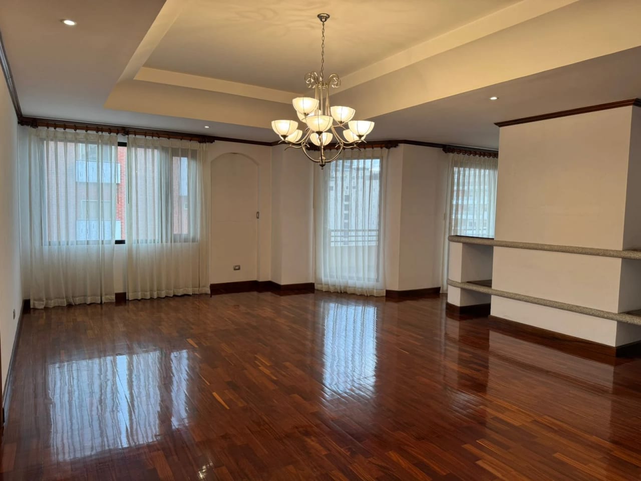 Apartamento Penthouse en venta, zona 10 — Apartamento en Venta en Zona 10, Guatemala, Ciudad — foto 2 de 10