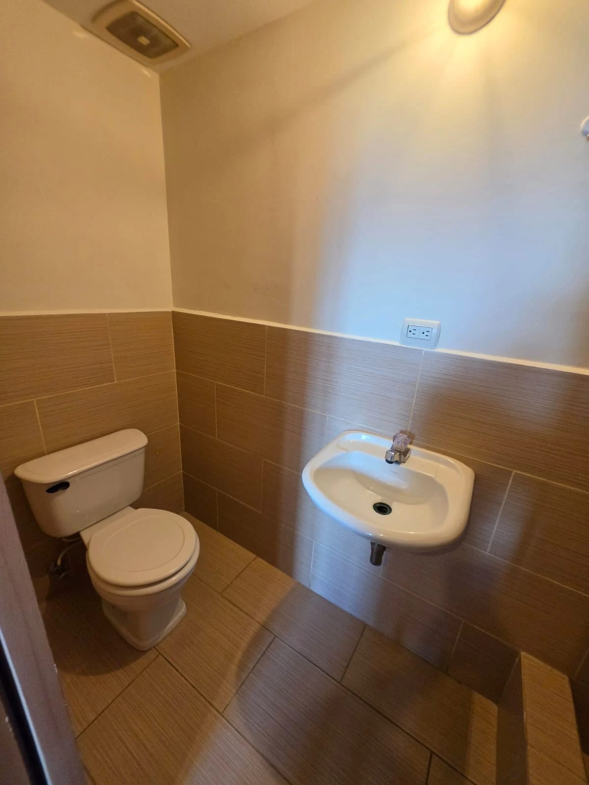Apartamento en alquiler, Condado La Villa, zona 14 — Apartamento en Alquiler en Condado La Villa, Zona 14, Guatemala, Ciudad — foto 3 de 11