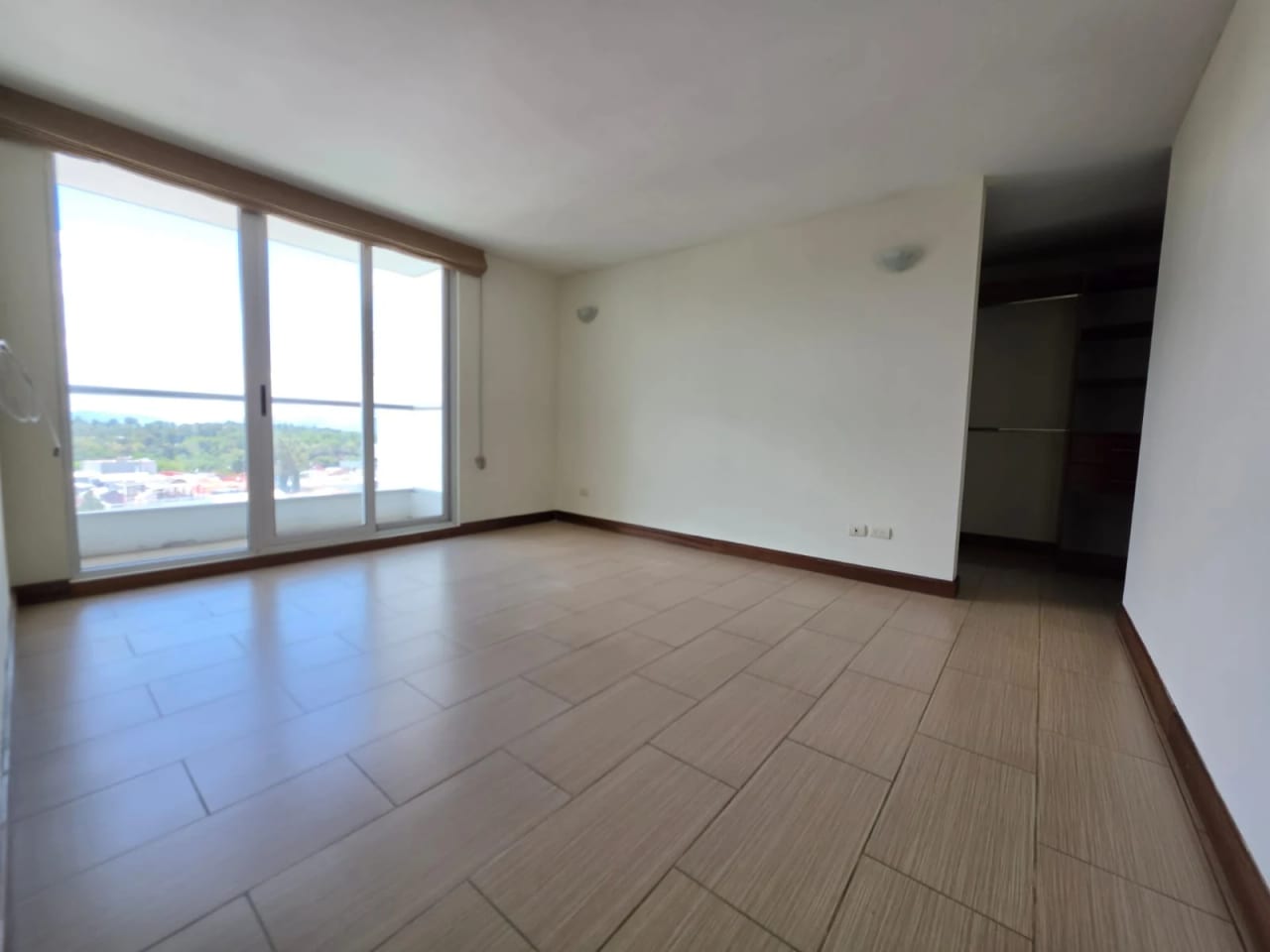 Apartamento en alquiler, Condado La Villa, zona 14 — Apartamento en Alquiler en Condado La Villa, Zona 14, Guatemala, Ciudad — foto 9 de 11