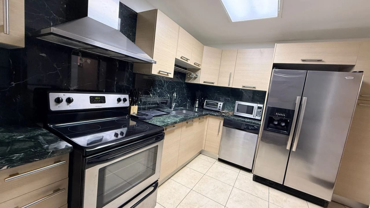Apartamento en alquiler, Edificio Santa Maria, zona 10 — Apartamento en Alquiler en Santa María, Zona 10, Guatemala, Ciudad — foto 3 de 12