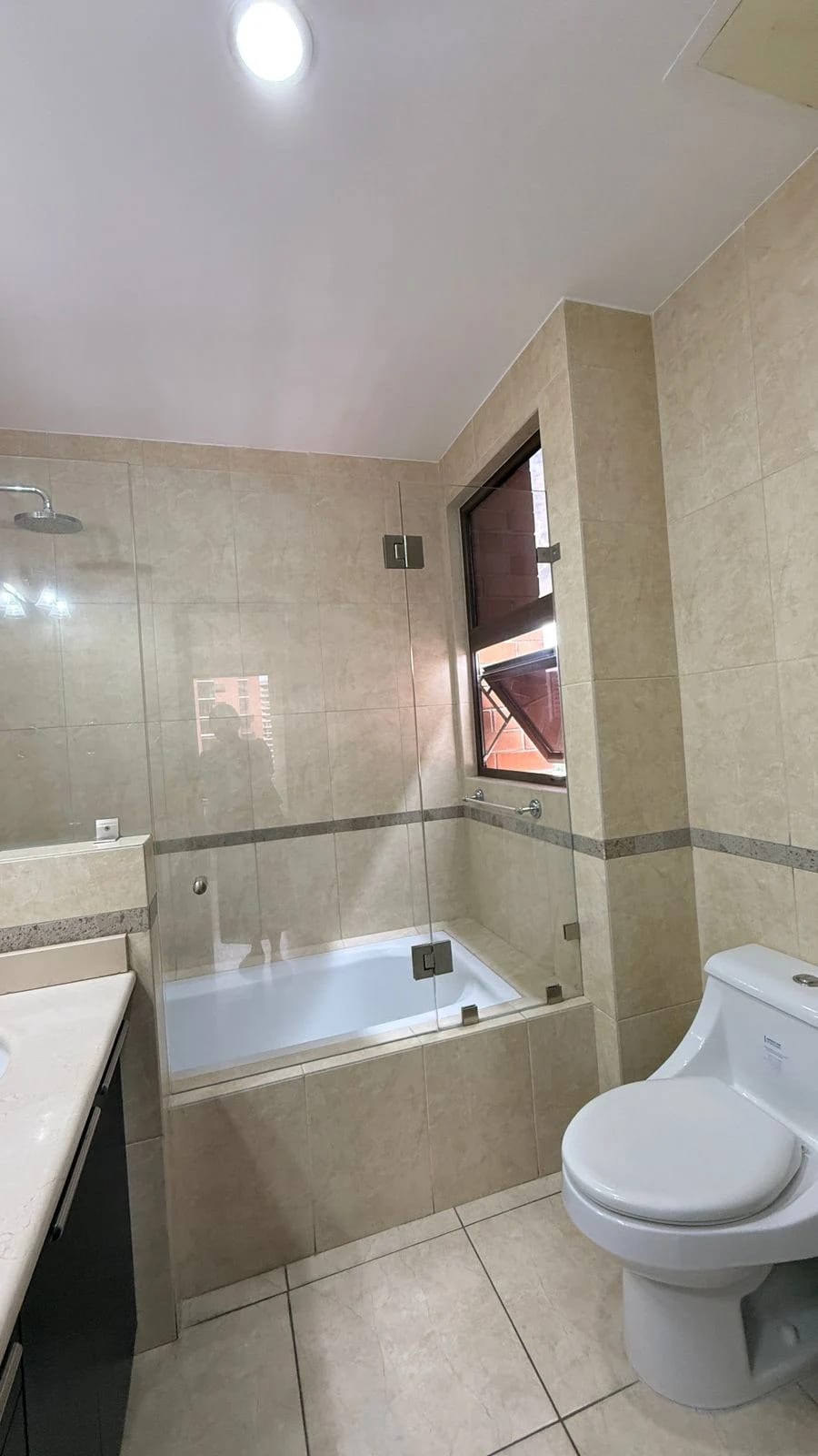 Apartamento en alquiler, Edificio Santa Maria, zona 10 — Apartamento en Alquiler en Santa María, Zona 10, Guatemala, Ciudad — foto 5 de 12