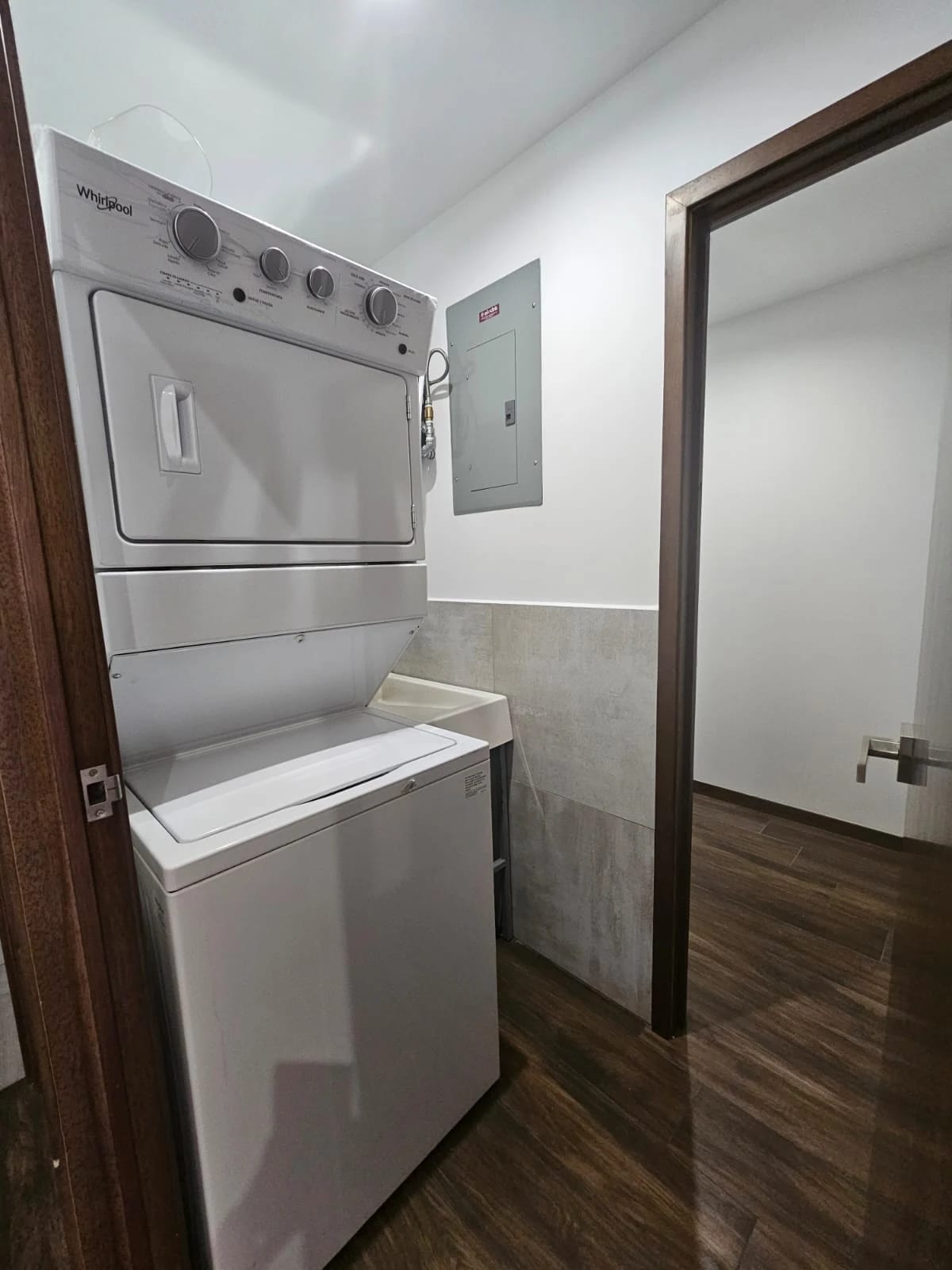 Exclusivo Apartamento en alquiler, Edificio Casa Acueducto, zona 10 — Apartamento en Alquiler en Casa Acueducto, Zona 10, Guatemala, Ciudad — foto 9 de 9