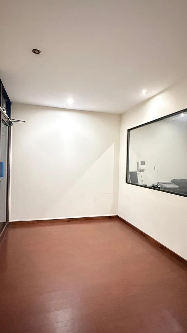 Oficina en alquiler, Edificio Reformador, zona 9 — Oficina en Alquiler en Zona 9, Guatemala, Ciudad — foto 3 de 8