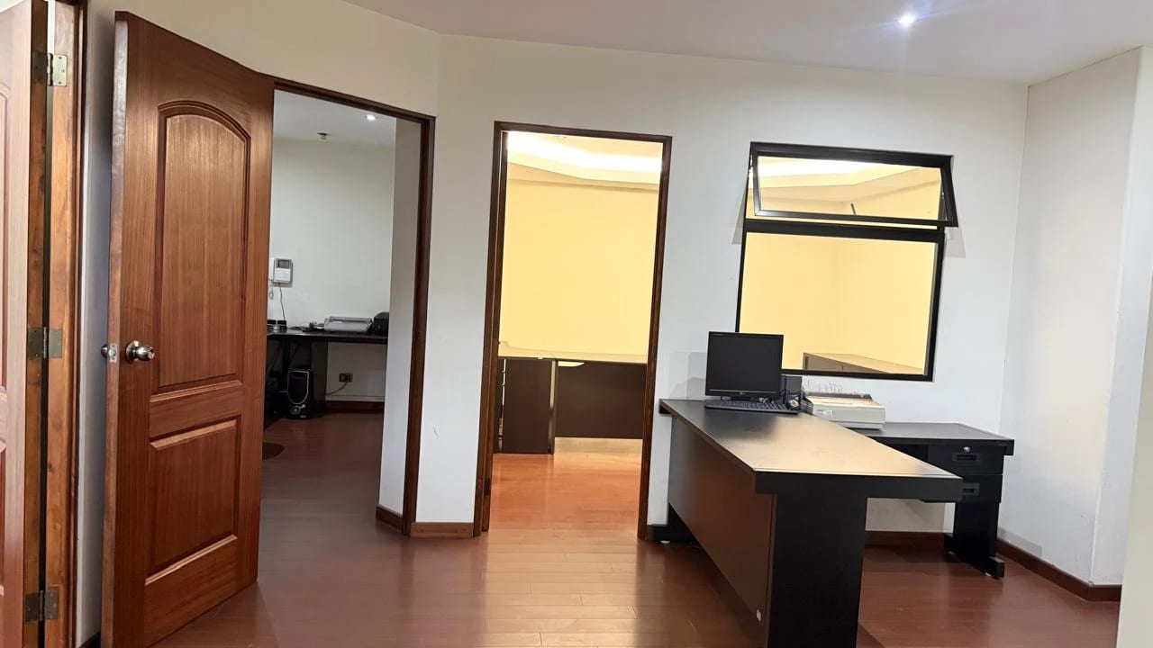 Oficina en alquiler, Edificio Reformador, zona 9 — Oficina en Alquiler en Zona 9, Guatemala, Ciudad — foto 1 de 8