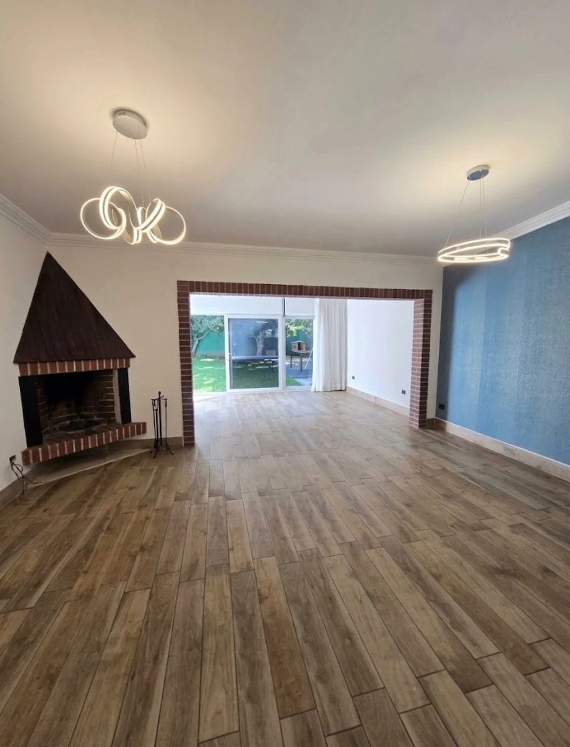 Casa en venta, Jardines de San Isidro, zona 16 — Casa en Venta en Jardines de San Isidro, Zona 16, Guatemala, Ciudad — foto 2 de 11