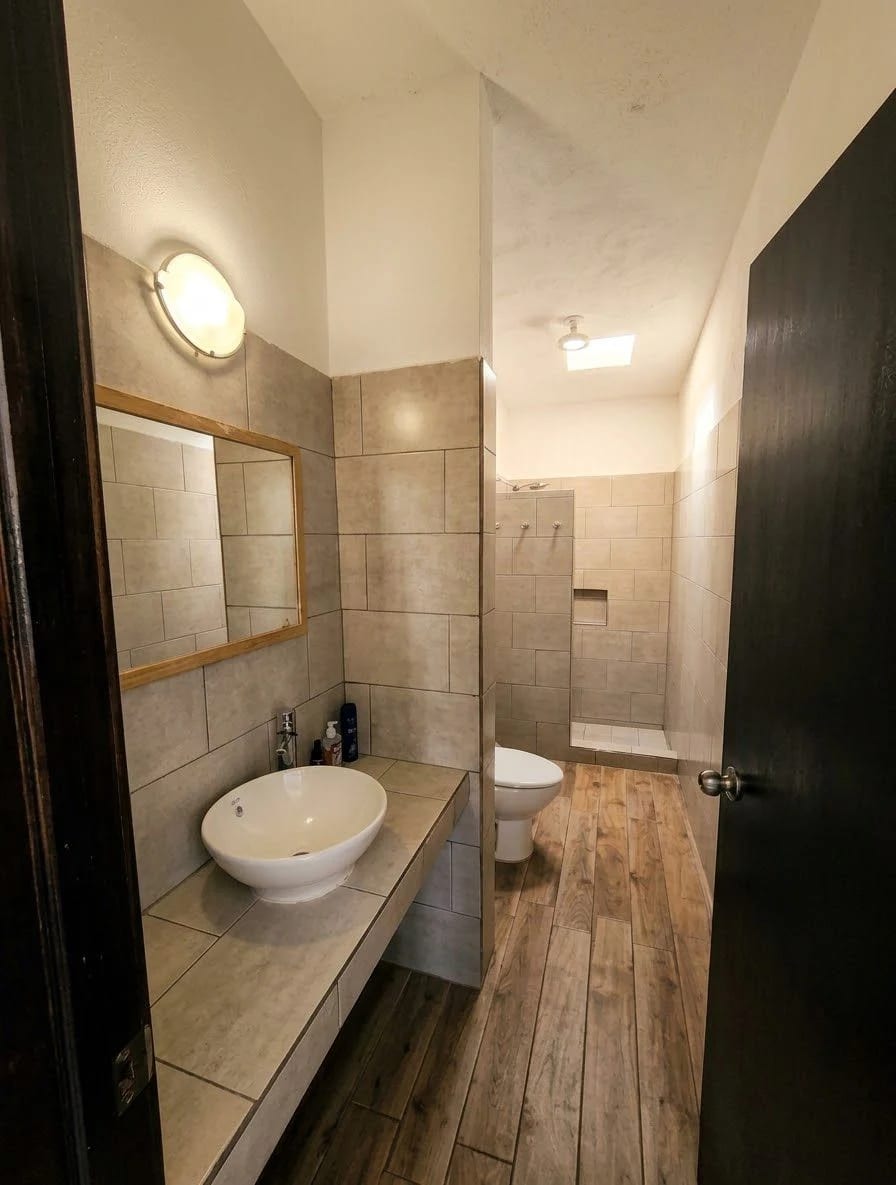 Casa en venta, Jardines de San Isidro, zona 16 — Casa en Venta en Jardines de San Isidro, Zona 16, Guatemala, Ciudad — foto 8 de 11