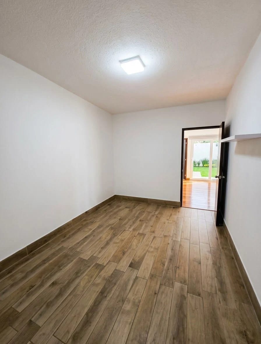 Casa en venta, Jardines de San Isidro, zona 16 — Casa en Venta en Jardines de San Isidro, Zona 16, Guatemala, Ciudad — foto 9 de 11