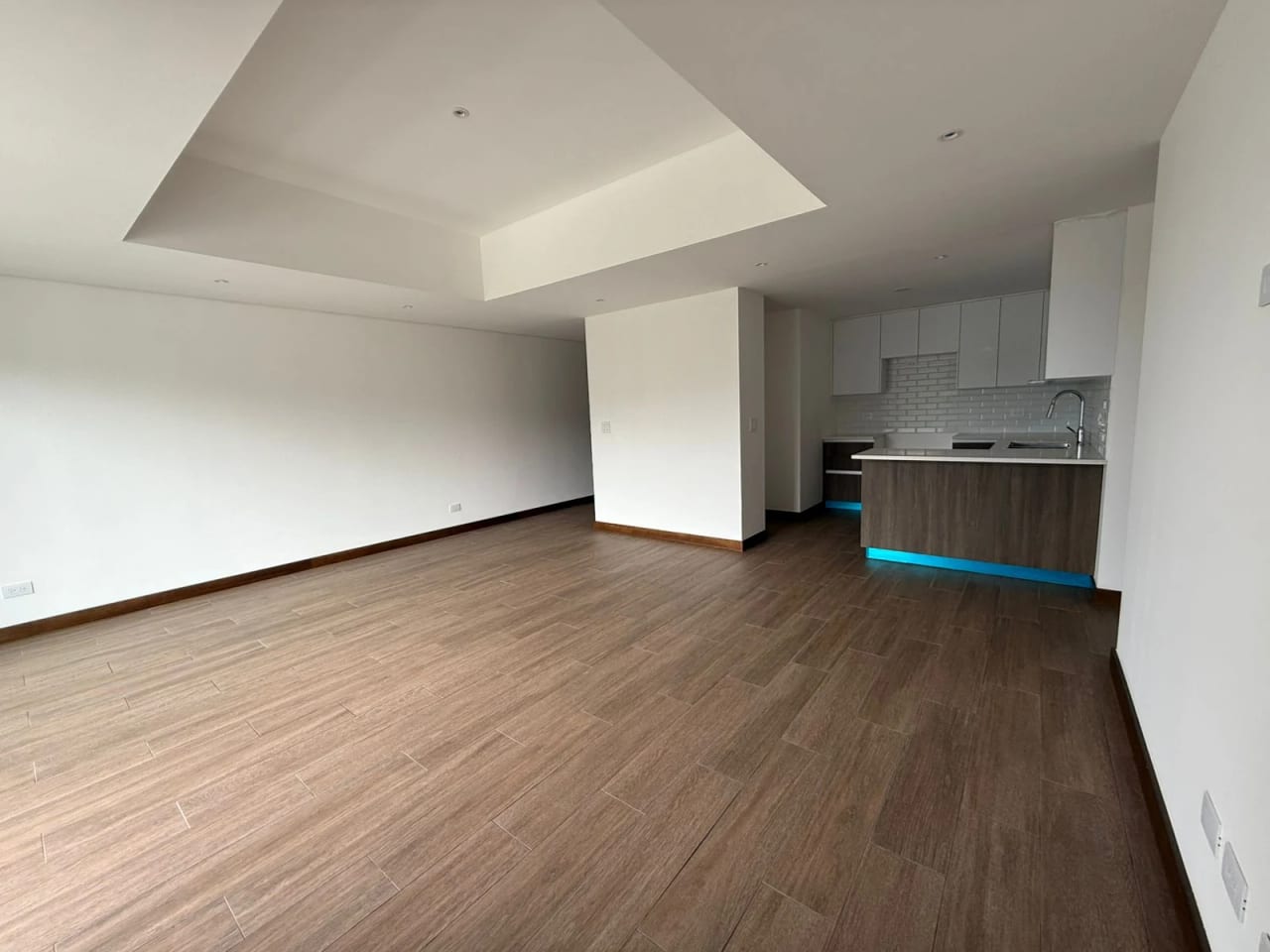 Apartamento en venta, Edificio Naru, zona 16 — Apartamento en Venta en Zona 16, Guatemala, Ciudad — foto 3 de 9