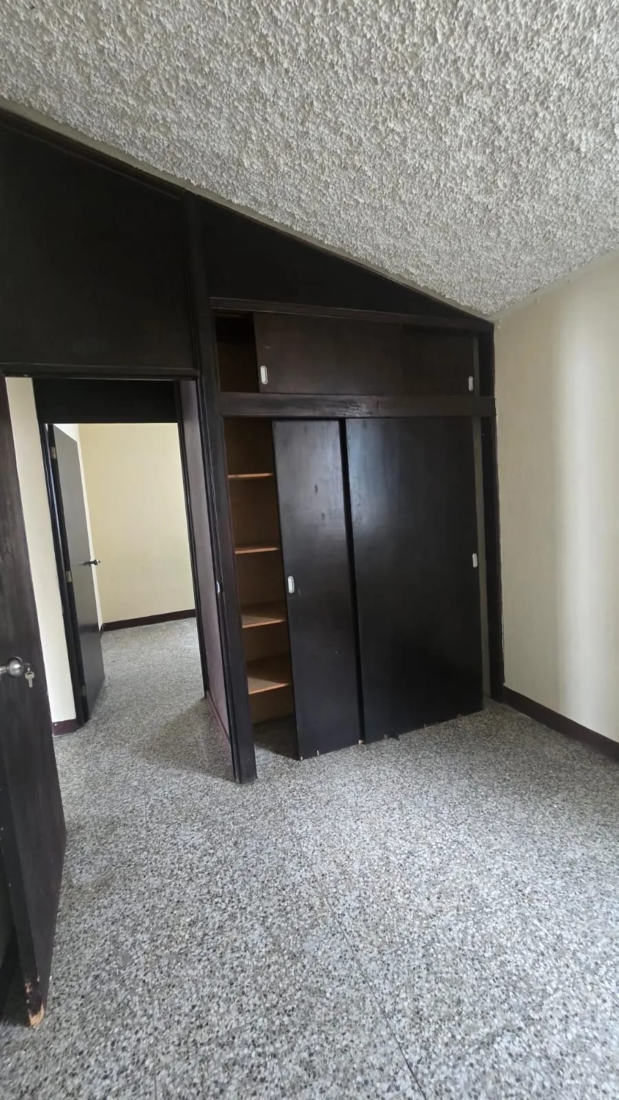 Casa en venta, Prados de Monte Maria, zona 12 — Casa en Venta en Prados de Monte María, Zona 12, Guatemala, Ciudad — foto 4 de 8